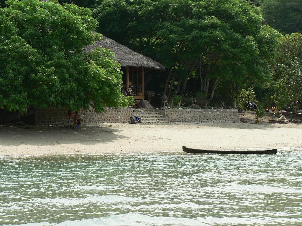 Waecicu Eden Beach Hotel Labuan Bajo Exterior photo