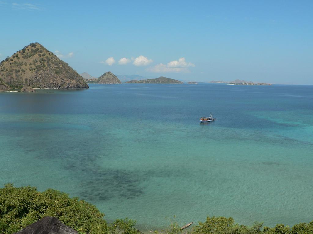 Waecicu Eden Beach Hotel Labuan Bajo Room photo