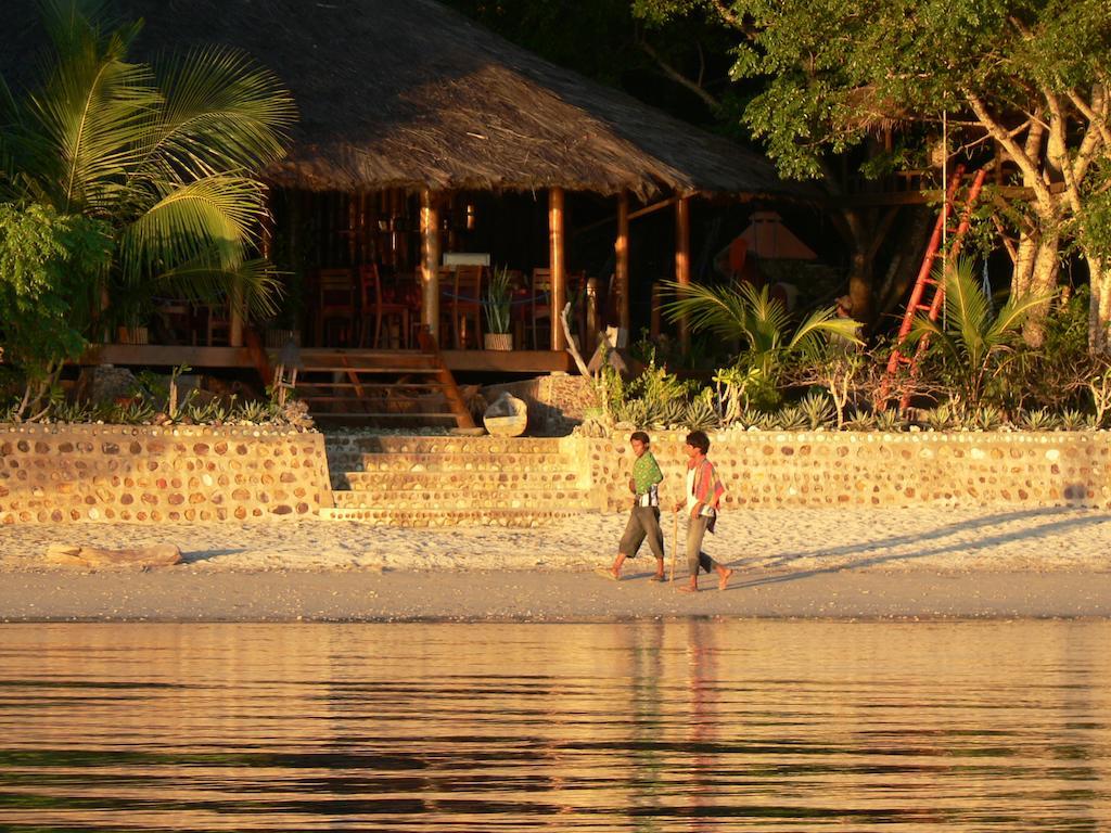 Waecicu Eden Beach Hotel Labuan Bajo Exterior photo