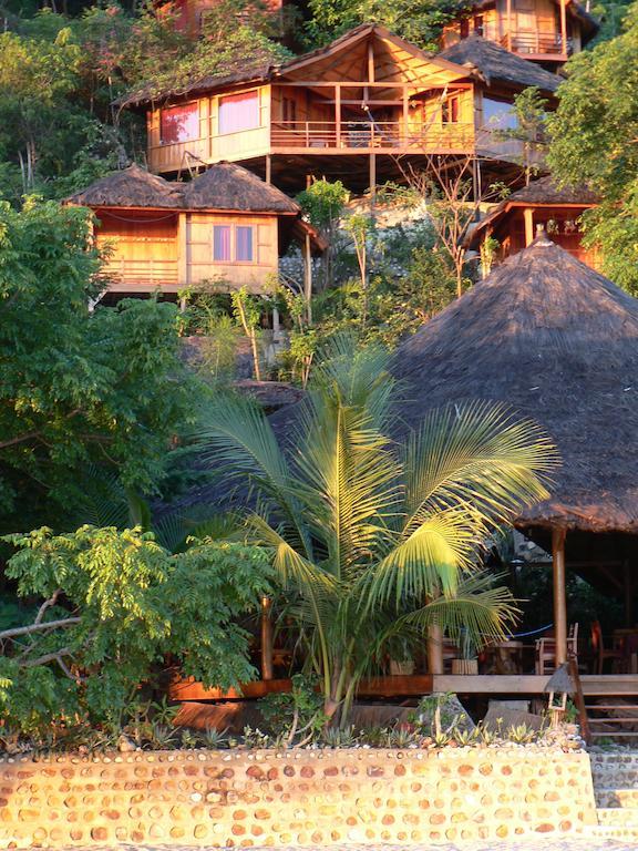 Waecicu Eden Beach Hotel Labuan Bajo Exterior photo