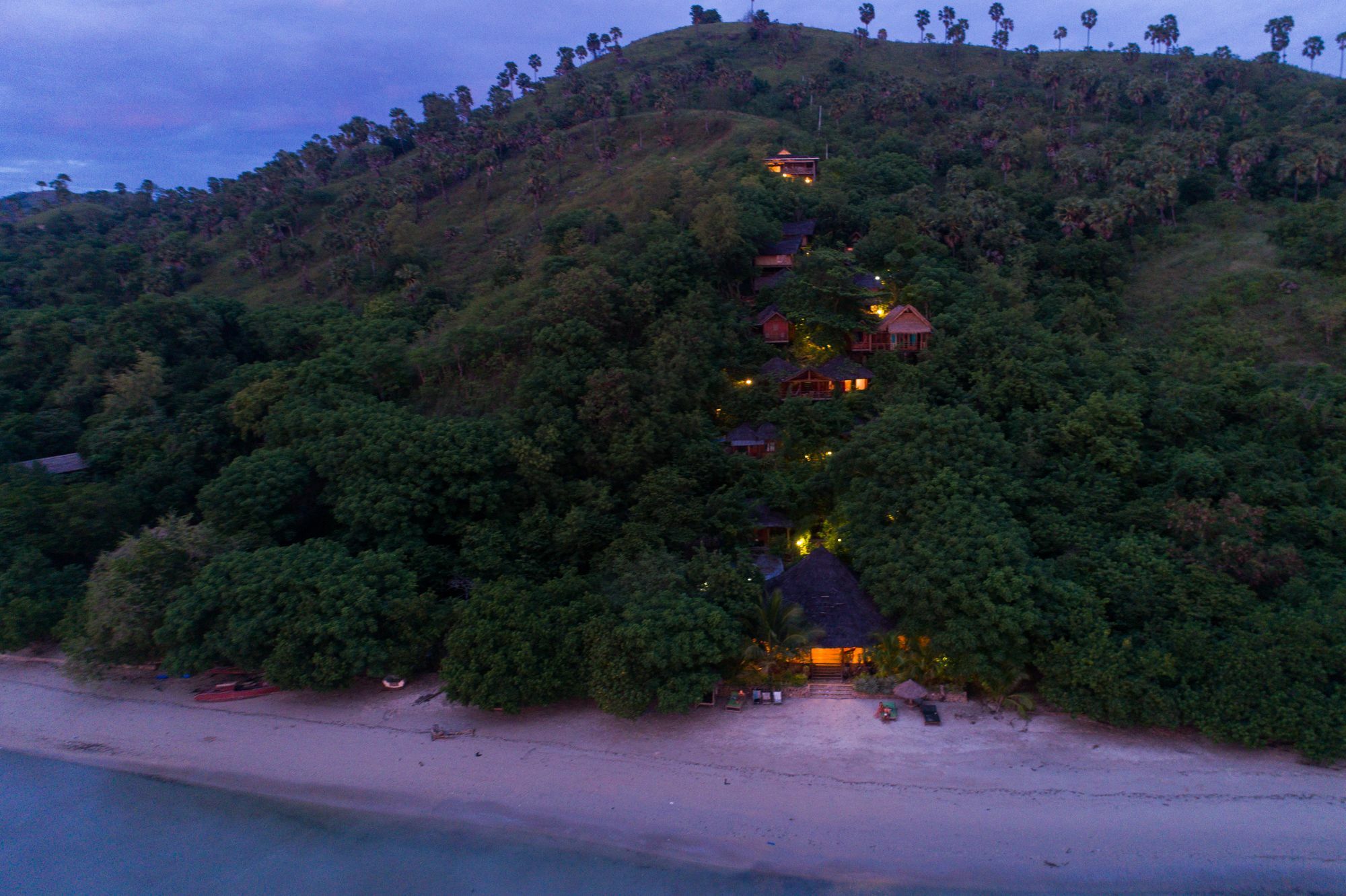 Waecicu Eden Beach Hotel Labuan Bajo Exterior photo